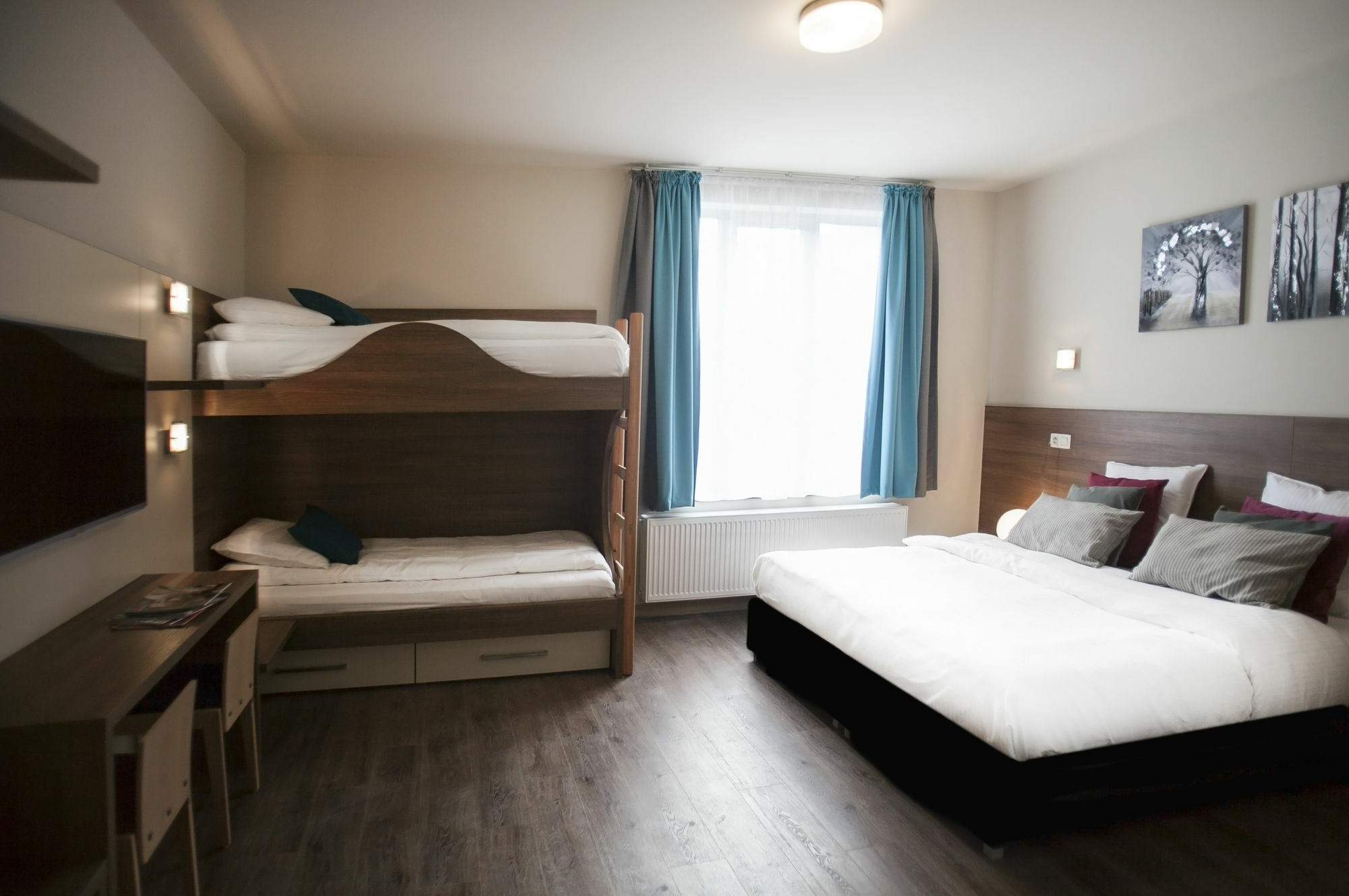 Antwerp Inn Hotel 3*